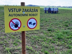 Nezbytné označení pozemku kde pracuje robot (zobrazeno 105x)