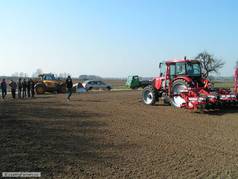 První instalace systému automatického řízení Trimble EZ-Pilot na traktor značky Zetor (14) (zobrazeno 107x)