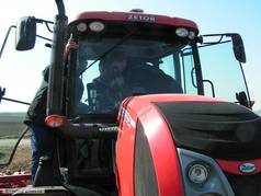 První instalace systému automatického řízení Trimble EZ-Pilot na traktor značky Zetor (19) (zobrazeno 103x)