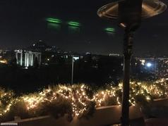 Noční výhled z hotelového baru na chrám Dia Olympského (zobrazeno 5x)