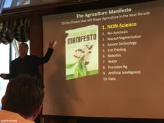 Rob Saik a jeho Agriculture Manifesto (zobrazeno 6x)