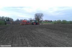 Další prvenství Leading Farmers CZ - sejeme sóju variabilním výsevkem - poprvé v ČR! (3) (zobrazeno 114x)